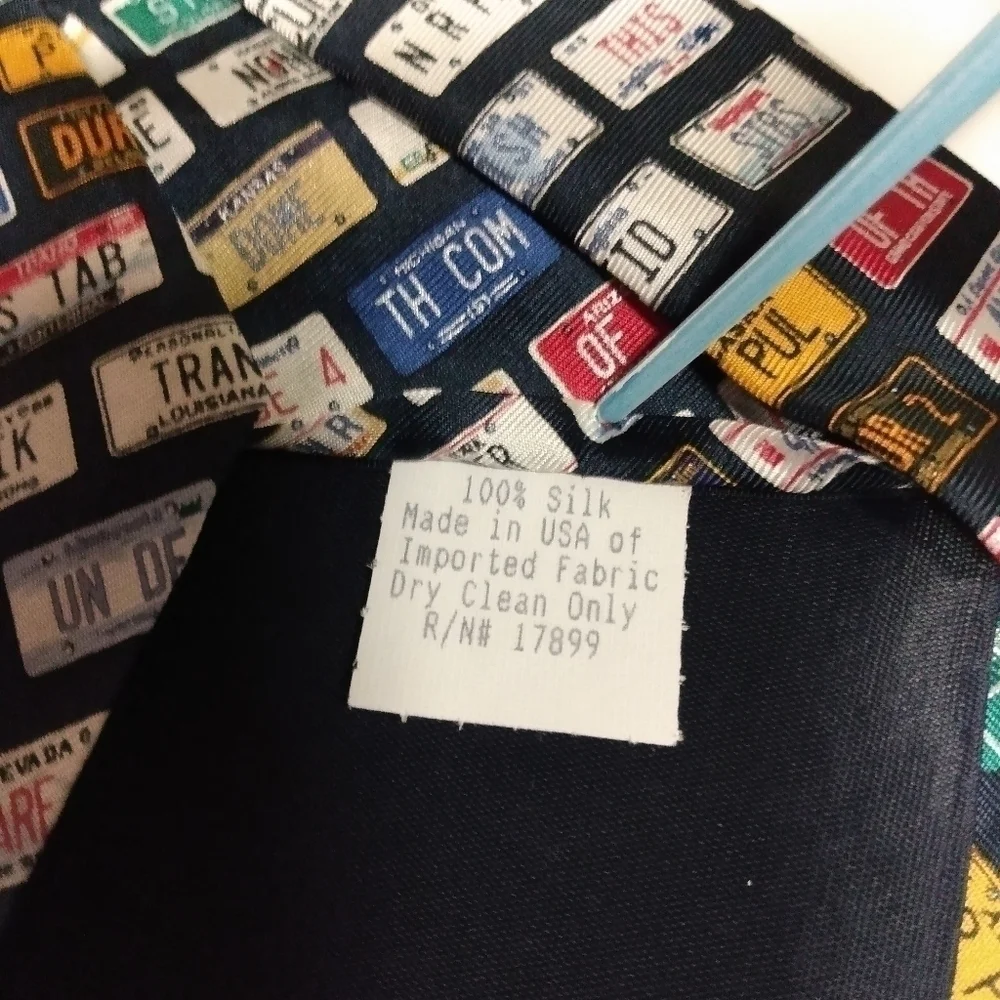 License Plate Men's Silk Tie, fun print, multi color, made in USA,  pre-owned.
